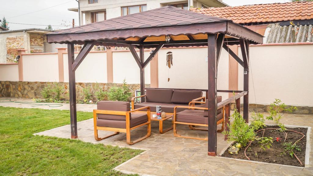 Guest House Meridi Priseltsi Exterior photo